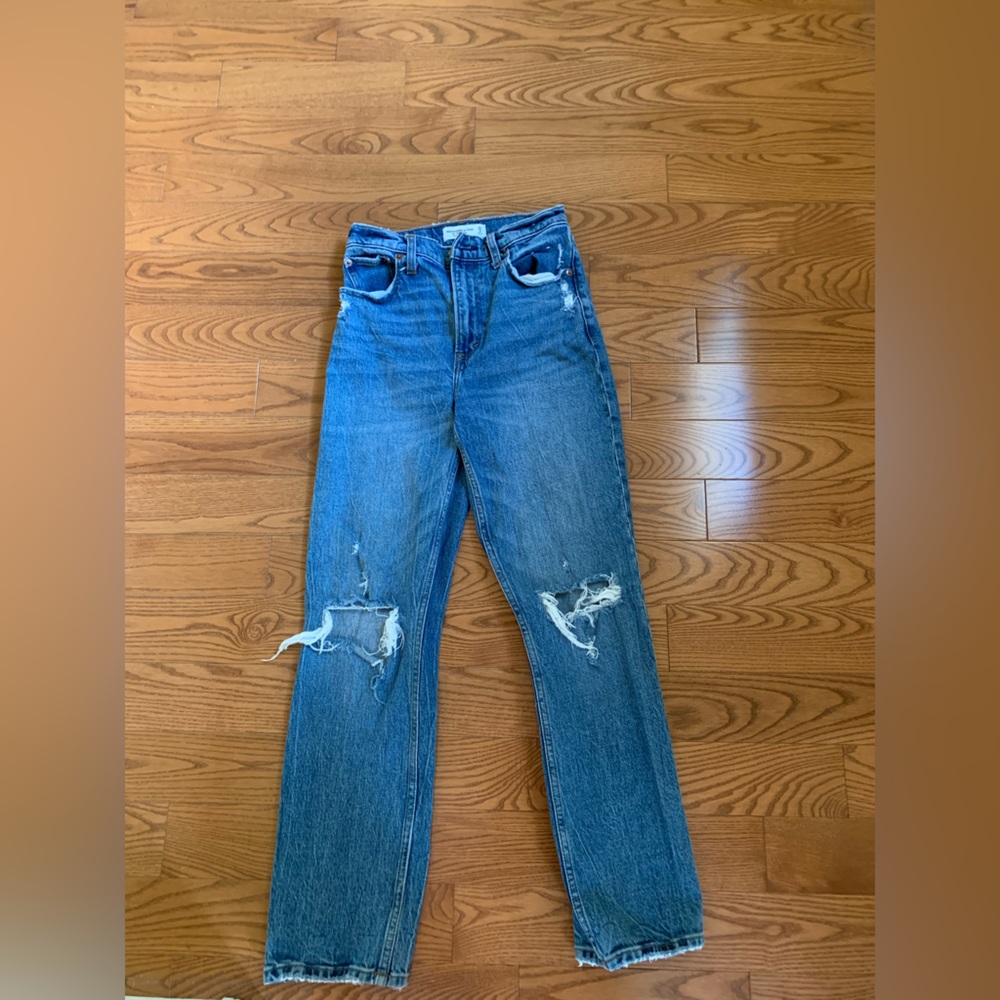 Abercrombie short length ripped straight leg Jeans - Dark Wash
